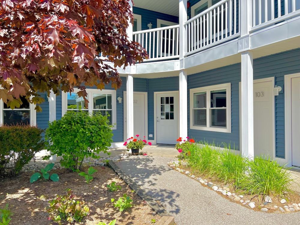 Empire Lakeshore Inn photo 50