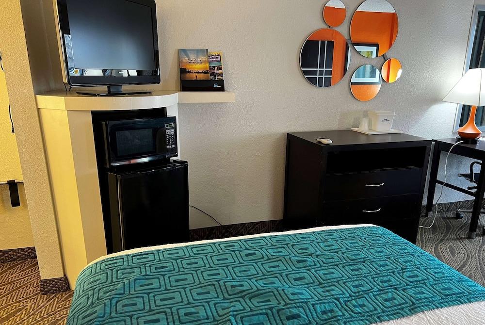 Howard Johnson by Wyndham Houston Heights/Downtown photo 9