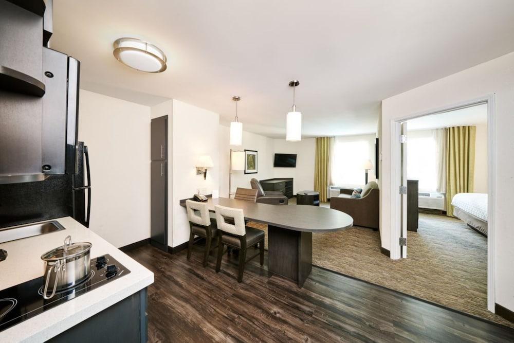 Candlewood Suites Lenexa - Overland Park Area by IHG photo 19
