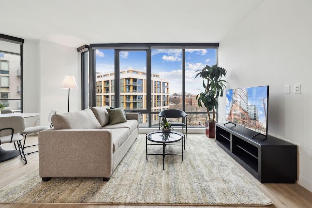 Placemakr Buzzard Point photo 73