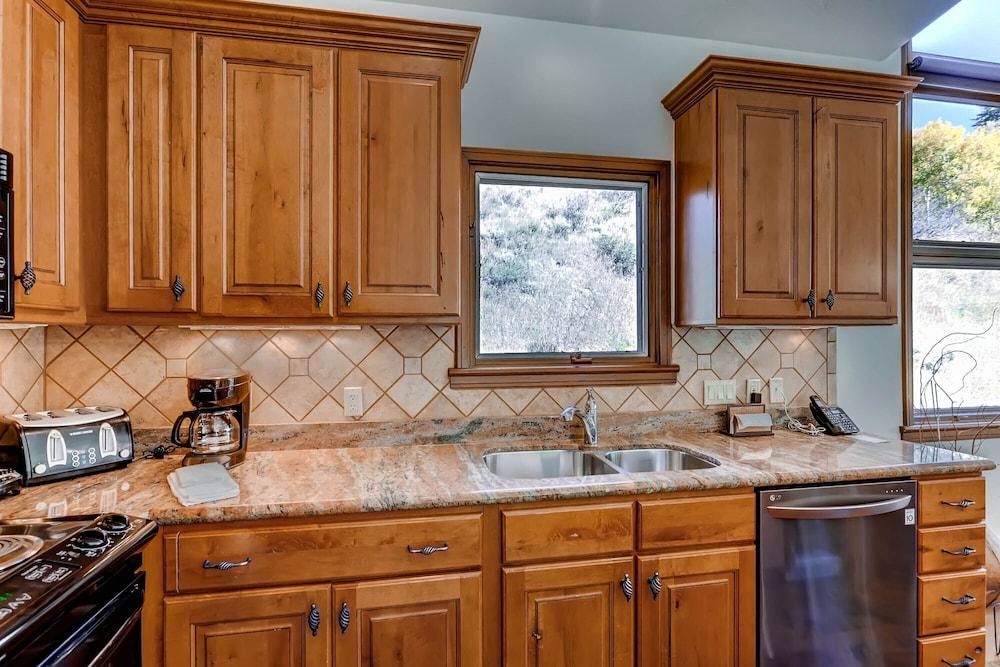 Highlands Area by East West Hospitality photo 89