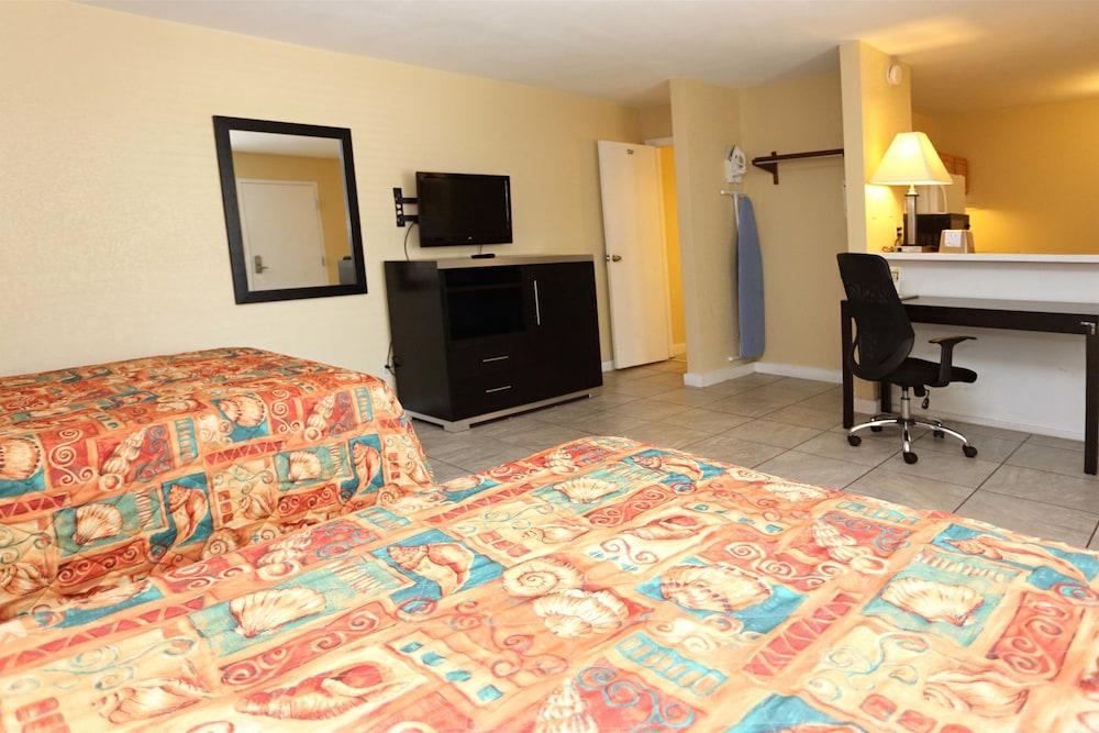 Blue Marlin Inn & Suites photo 6