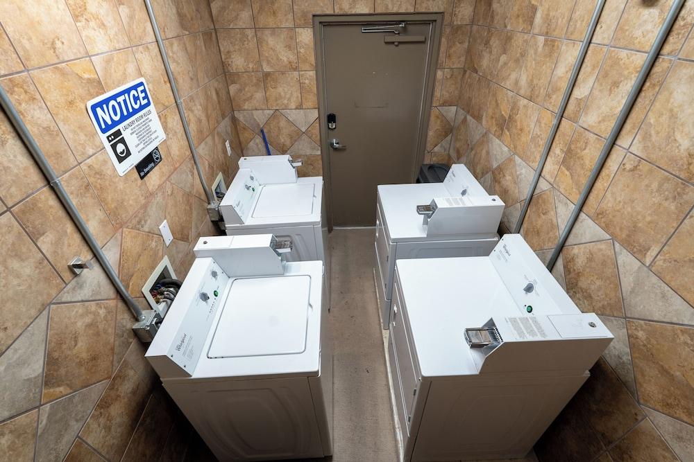 Trail and Hitch Tiny Home Hotel and RV photo 12