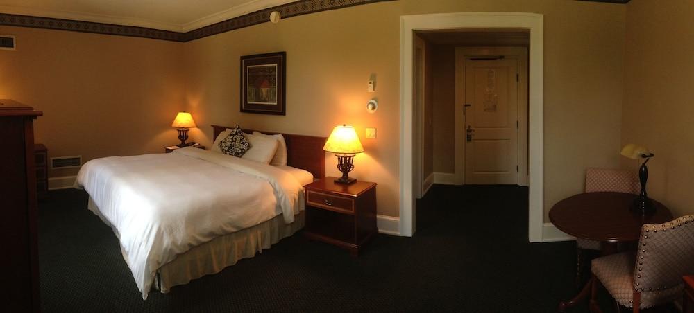Bertram Inn at Glenmoor photo 2