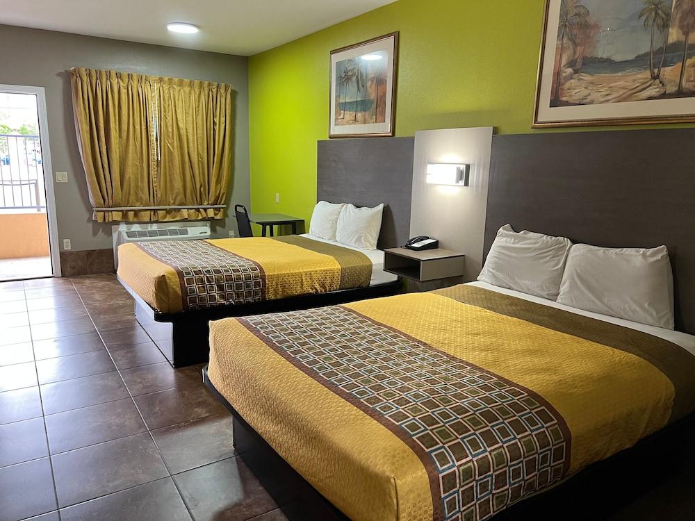 Texas Inn Weslaco photo 29