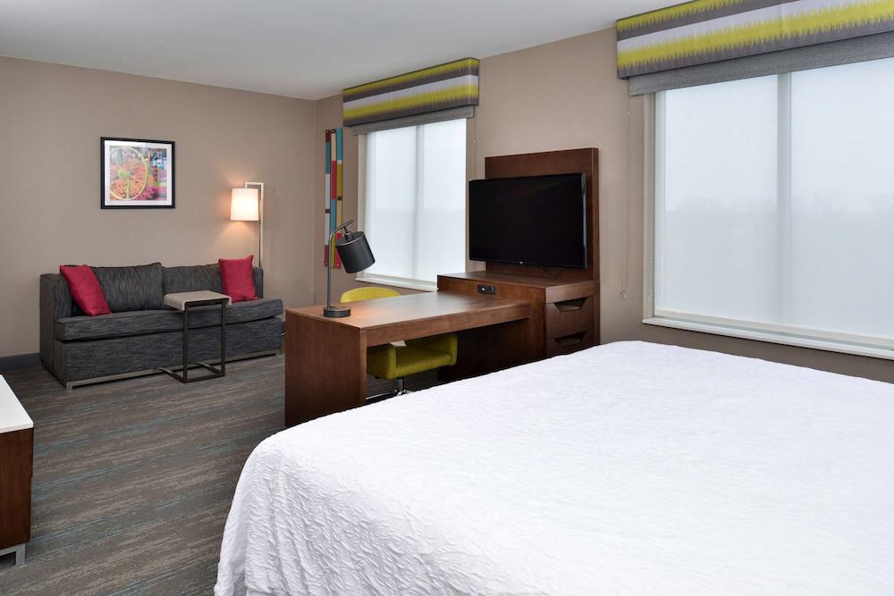 Hampton Inn & Suites Adrian photo 67
