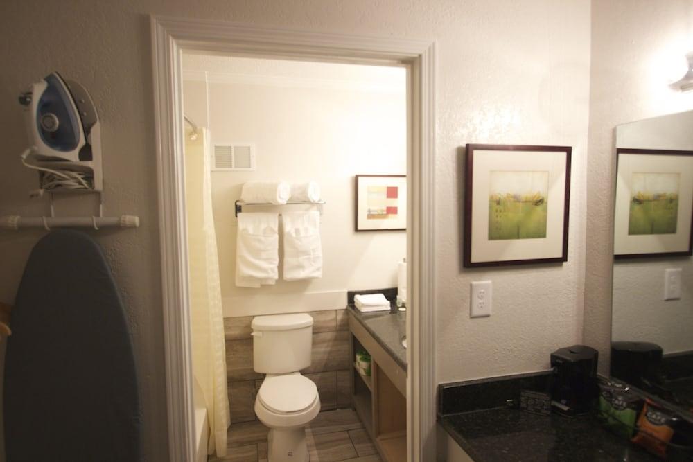 At Home Inn & Suites photo 43