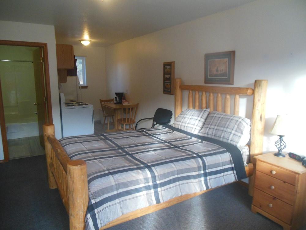 Clark Fork Lodge photo 6