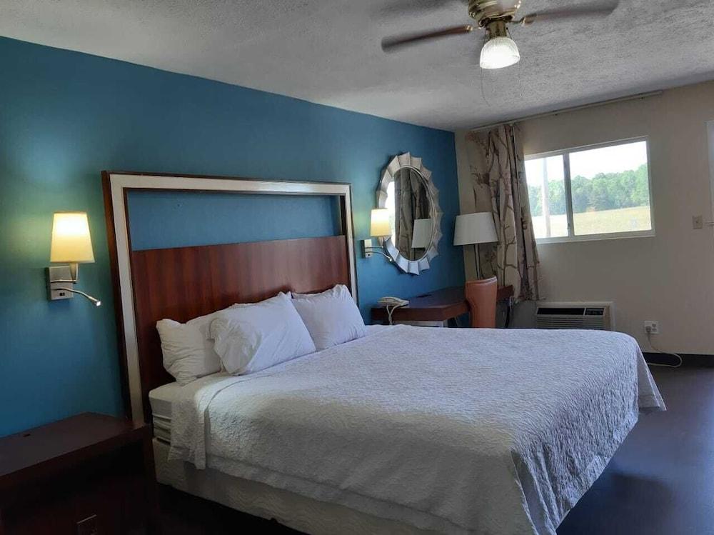 Deerfield Inn photo 16