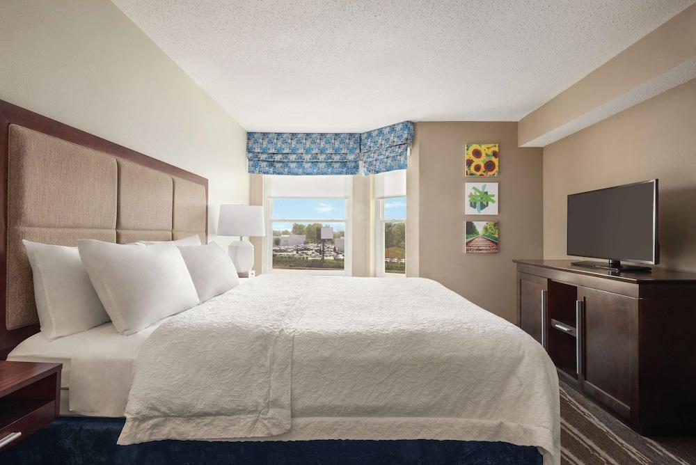 Hampton Inn & Suites Ft. Wayne-North photo 11