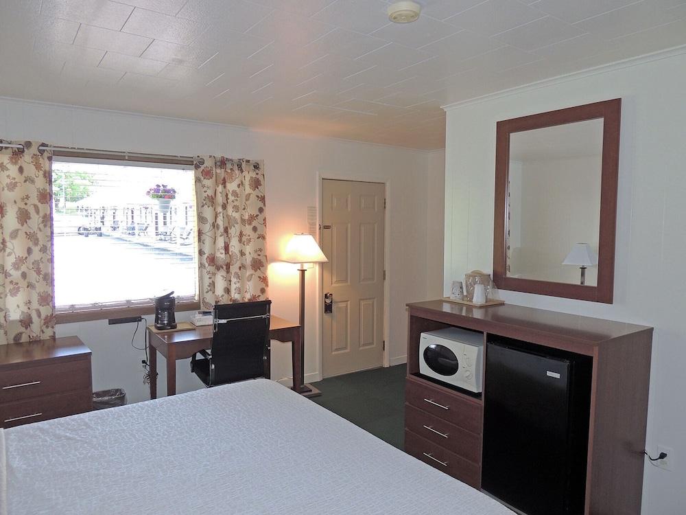 Rock Ledge Motel photo 11