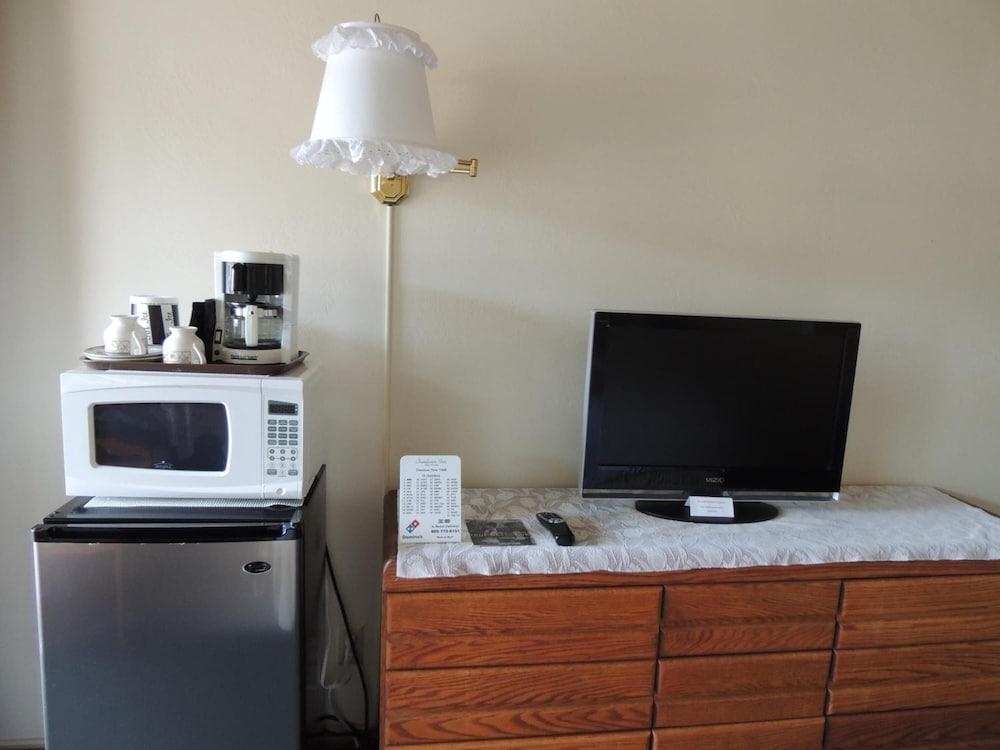 Sundown Inn photo 14