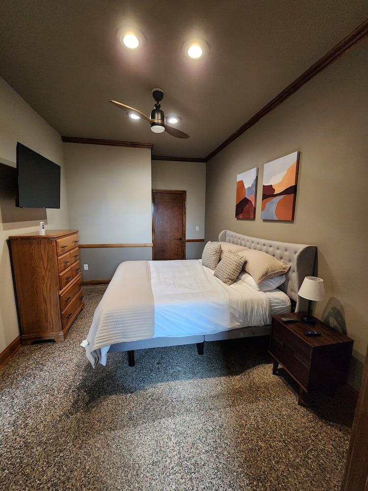 The Lodge Luxury Suites photo 53