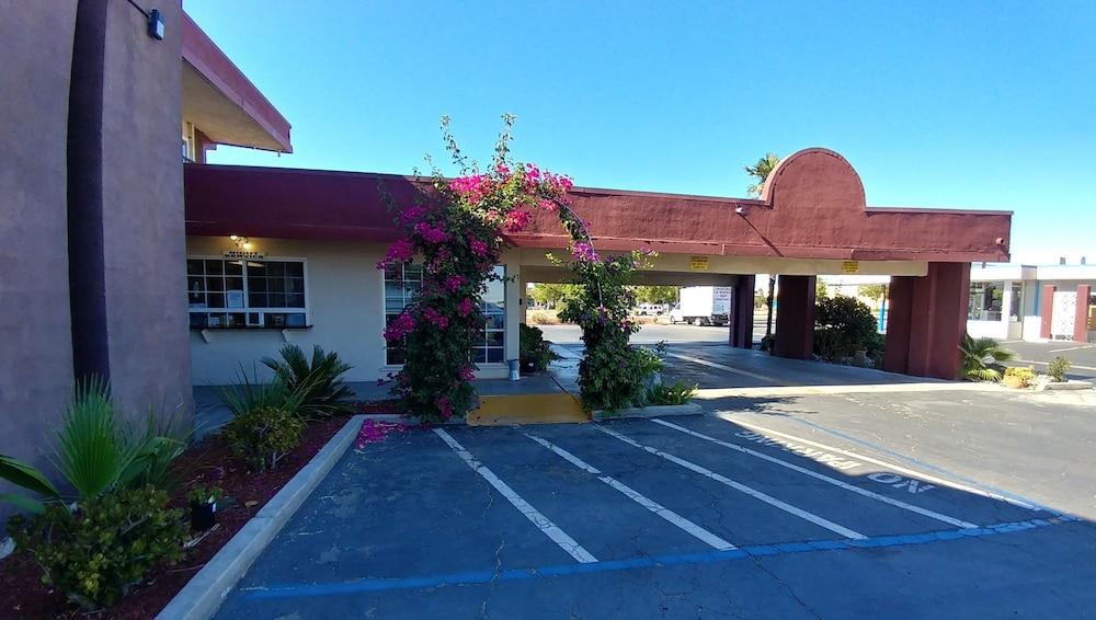 La Plaza Inn Los Banos photo 12