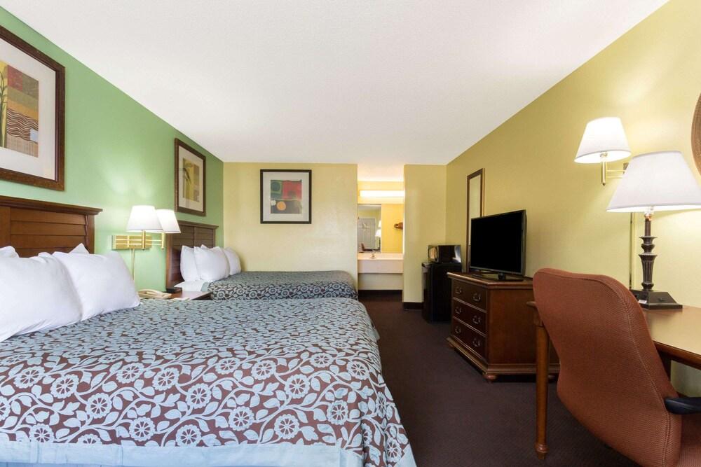 Days Inn by Wyndham Lamont/Monticello photo 14