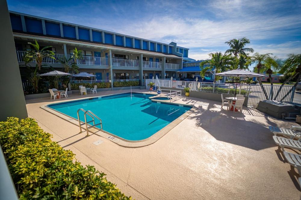 Dockside Inn & Resort photo 19