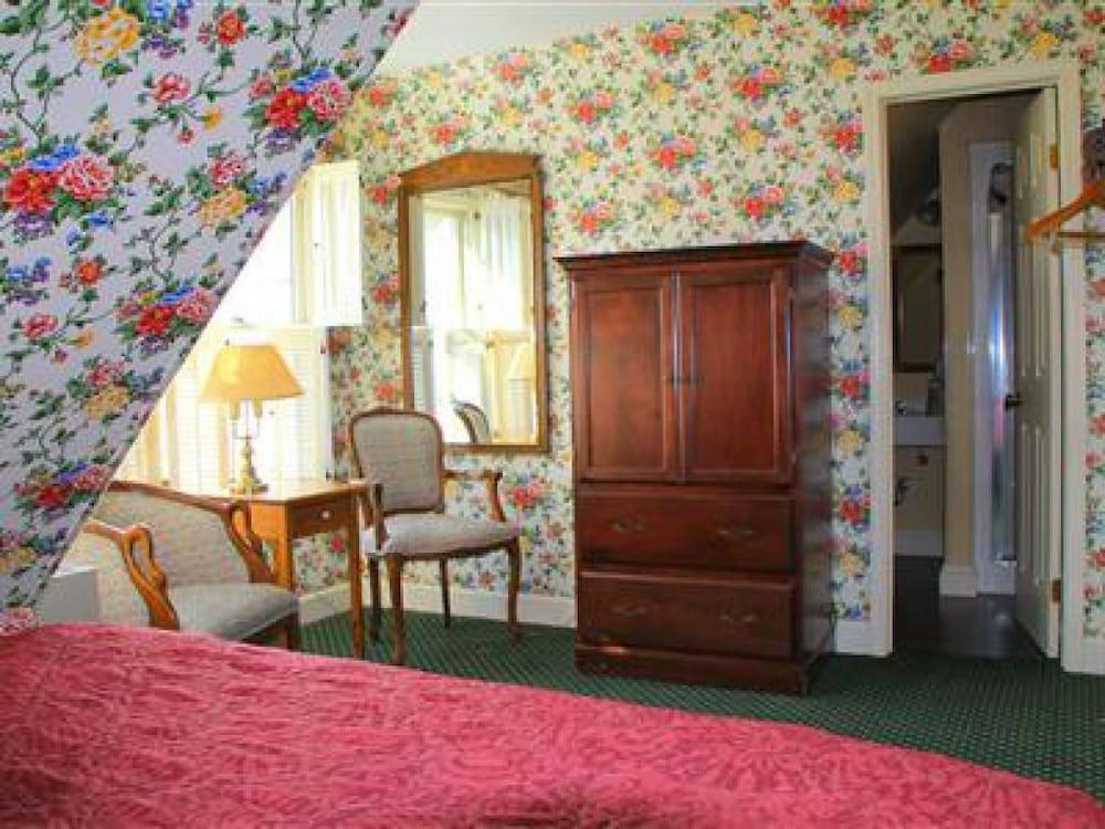 Inn on Mackinac photo 17
