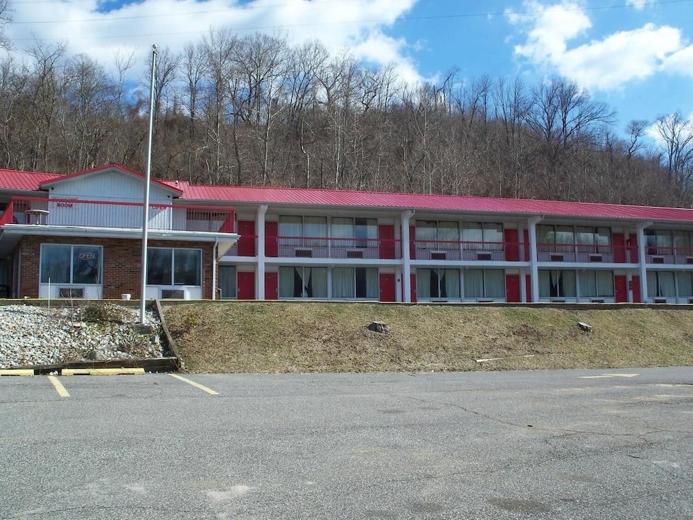 Rodeway Inn South Point photo 40