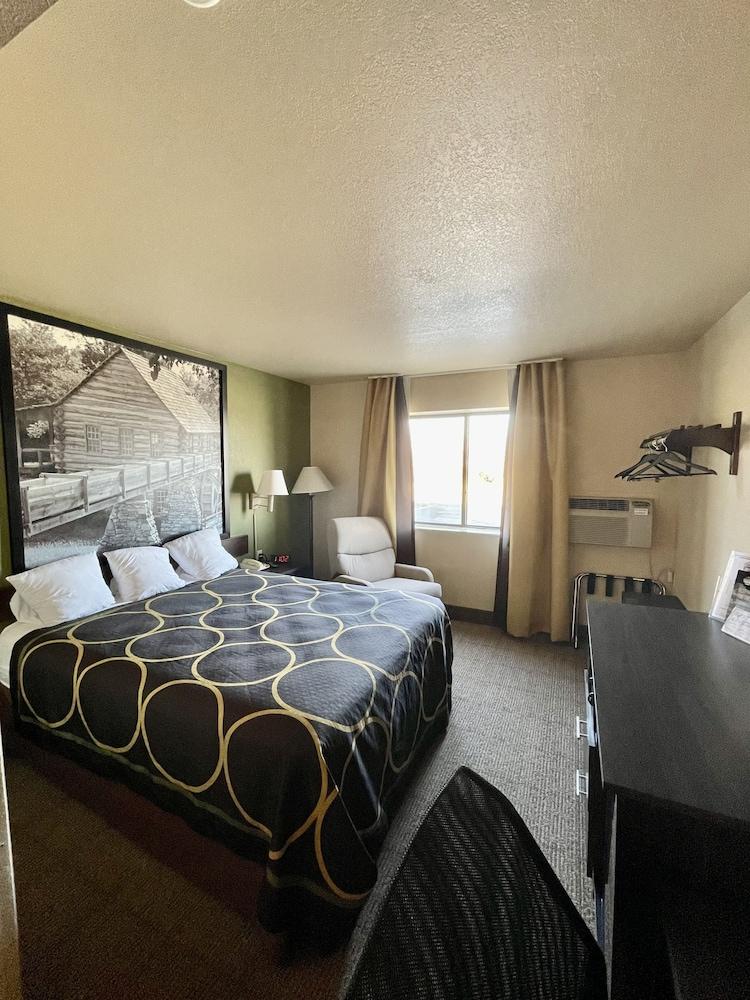 Super 8 by Wyndham Macon photo 13