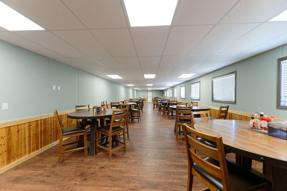 Target Hospitality - Big Spring Lodge photo 15