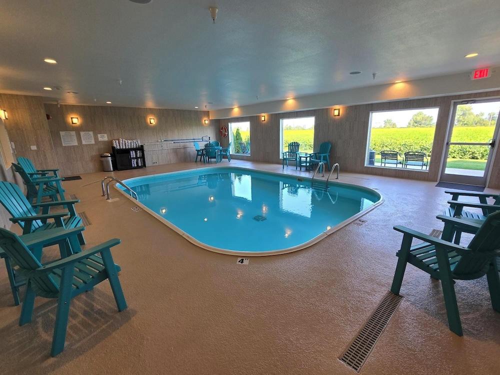 Clarion Pointe Mattoon near University photo 27