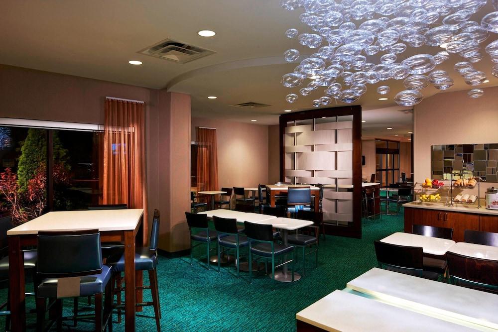 SpringHill Suites by Marriott Newark Liberty International photo 26