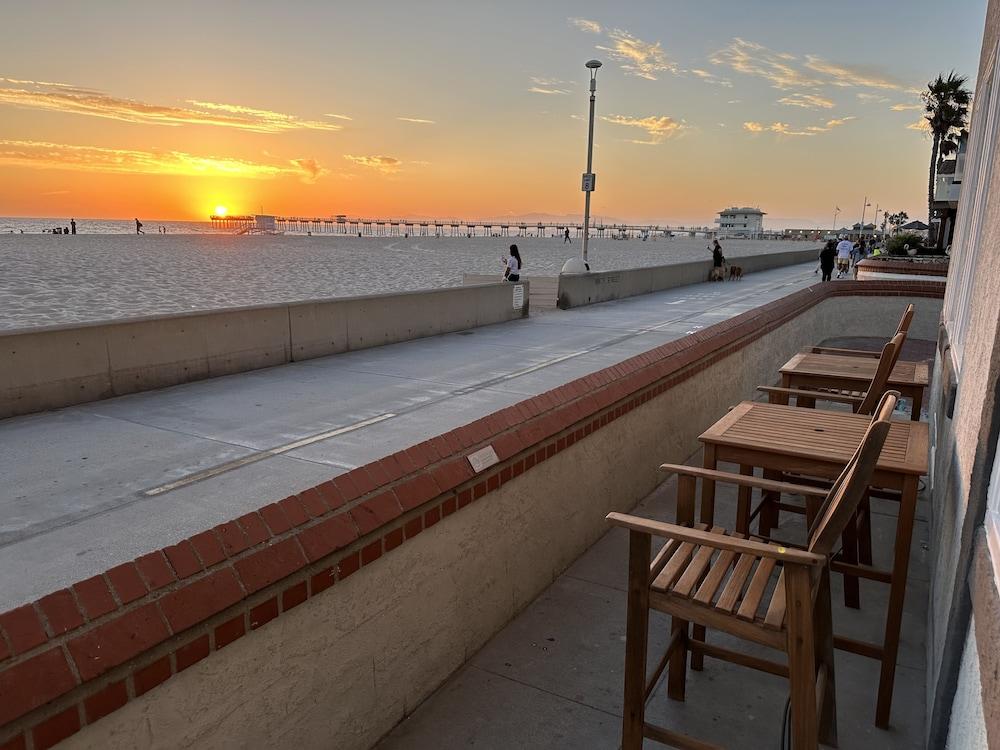 The Vurpillat Beachfront Hotel photo 83