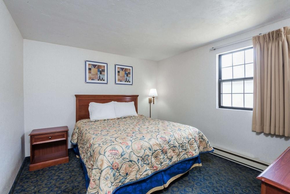 Knights Inn North Attleboro photo 23