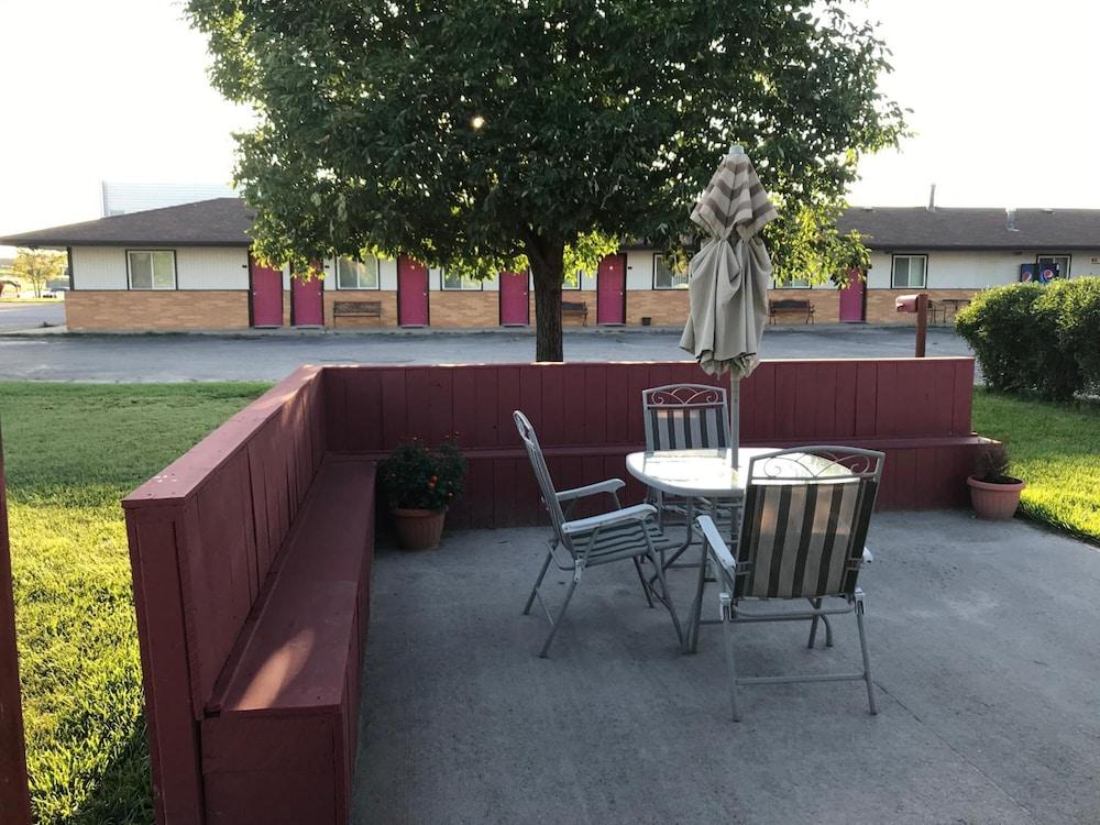 Motel Grand photo 6
