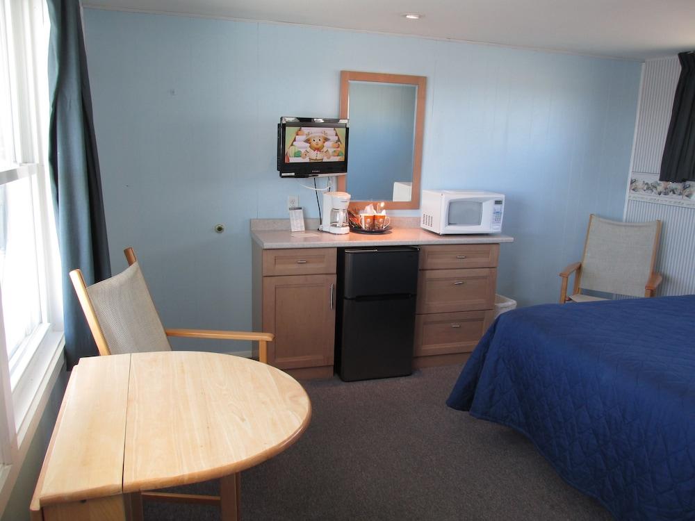 East Harbour Motel and Cottages photo 6