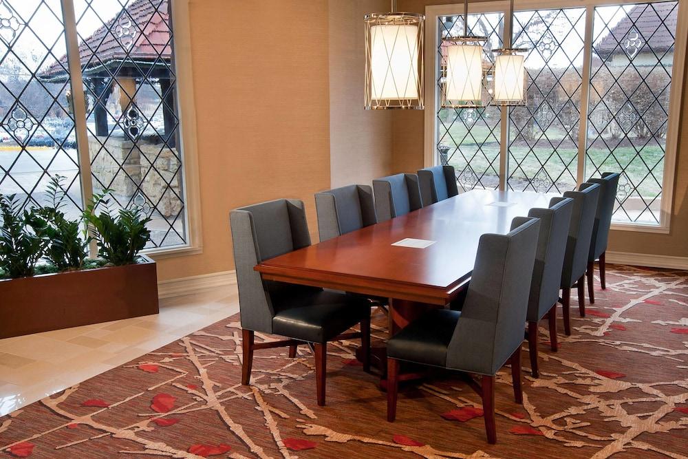 Sheraton Westport Chalet Hotel St. Louis photo 3