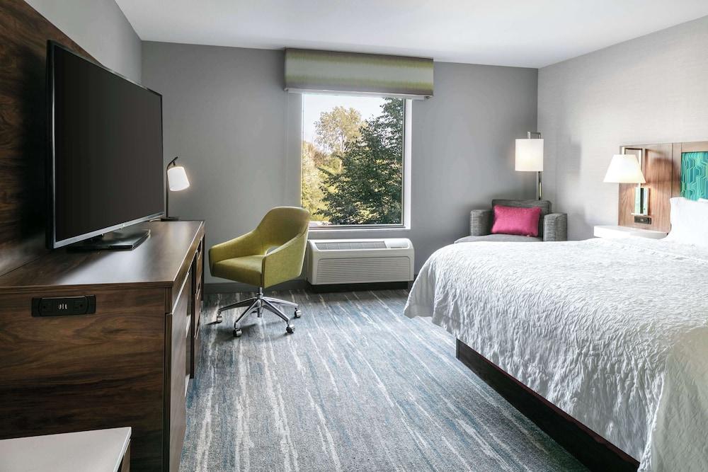 Hampton Inn & Suites Grafton photo 15