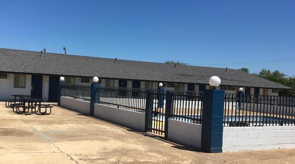 American Inn by OYO Colorado City I-20 photo 24