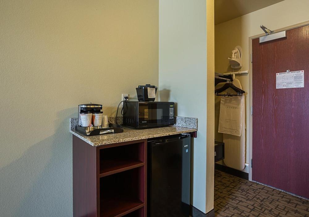 Cobblestone Inn & Suites - Altamont photo 43