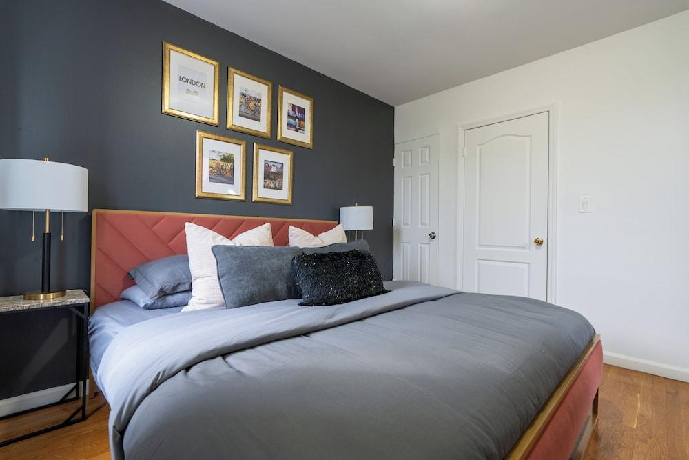 Elegant Harlem Suites photo 14