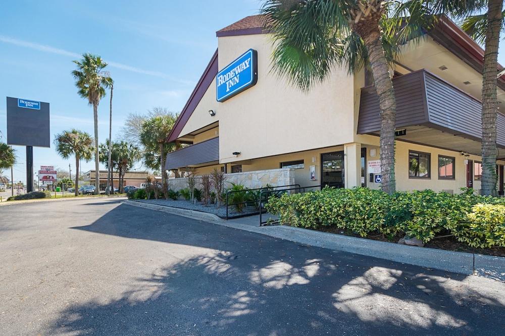 Rodeway Inn Tampa near Busch Gardens - USF photo 2