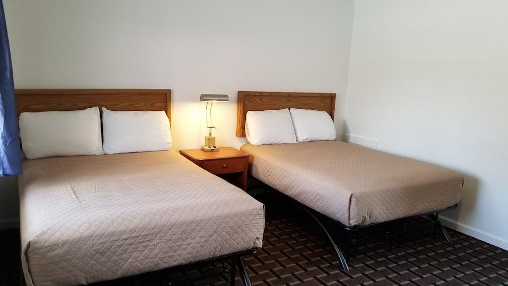 Budget Inn Breezewood photo 9