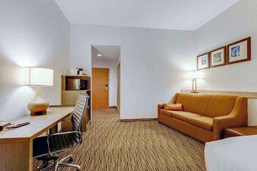 Comfort Suites Murfreesboro Shopping District photo 15