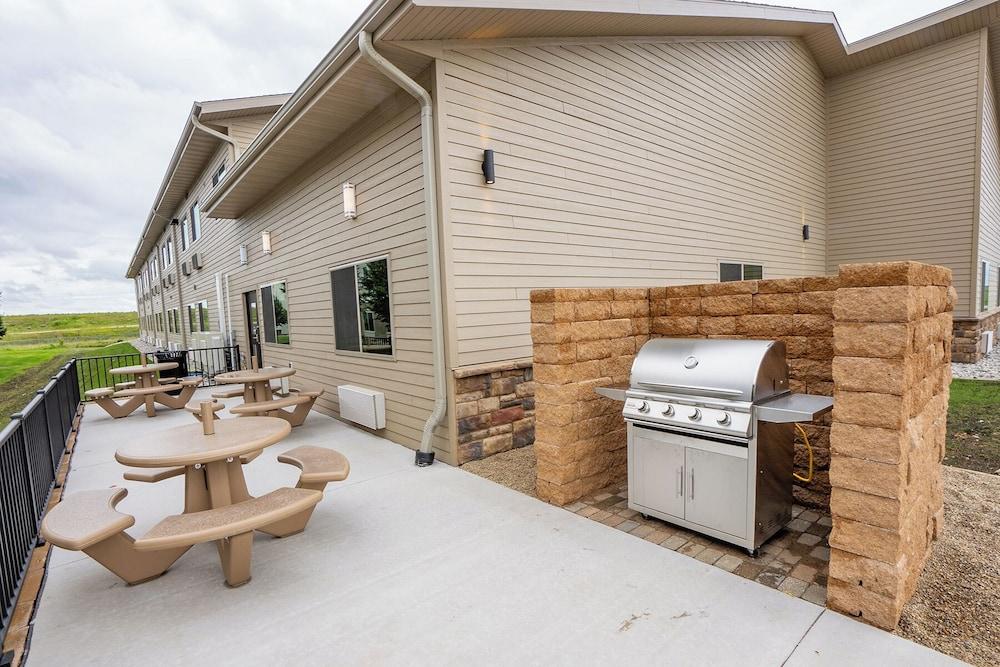Cobblestone Inn & Suites - Sheldon photo 23