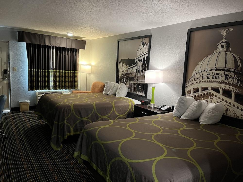 Super 8 by Wyndham Meridian photo 20