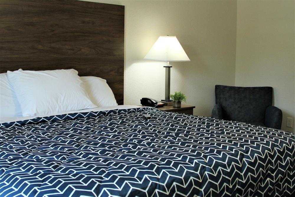 Stay Plus Extended Stay Suites photo 9