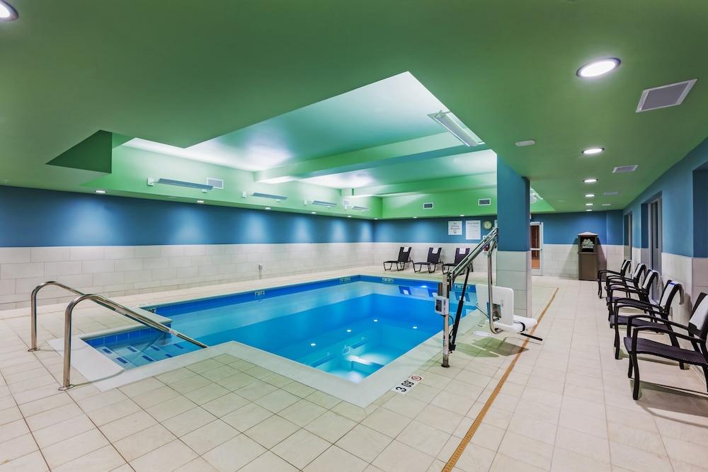 Holiday Inn Express & Suites Chanute by IHG photo 21