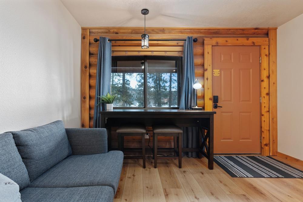 Duck Creek Village Inn photo 67