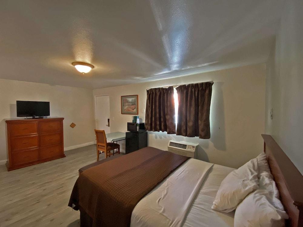 Rodeway Inn Ventura Midtown photo 27