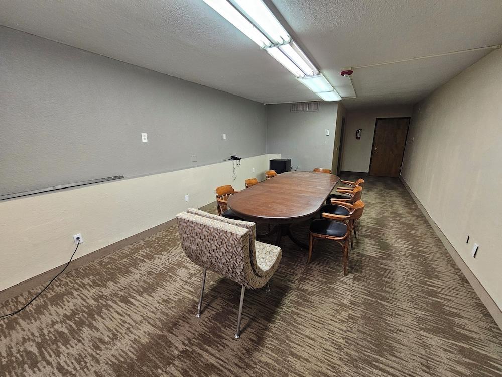 Clarion Inn & Suites Roswell photo 36
