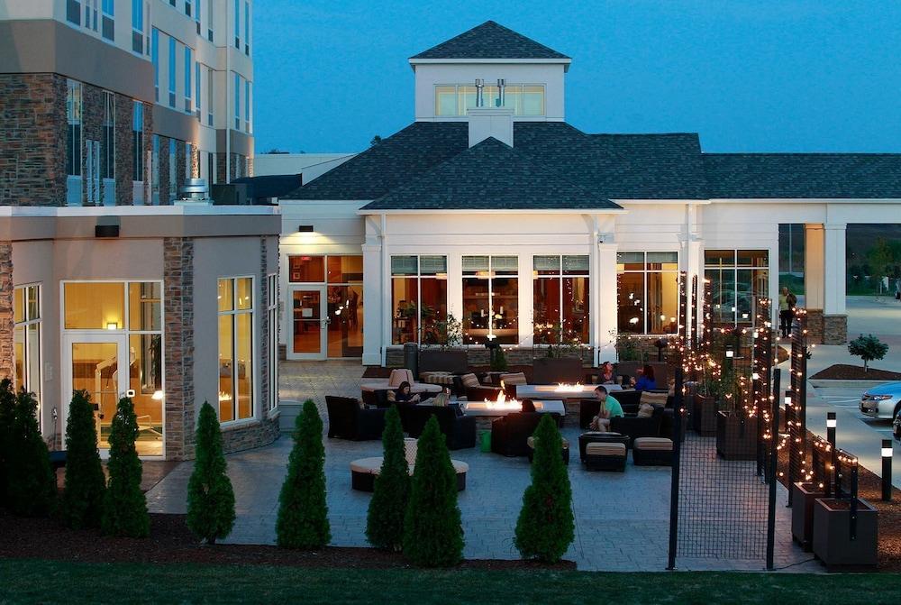 Hilton Garden Inn Cedar Falls photo 8