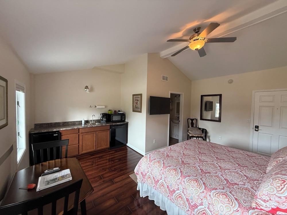 Lake Huron Lodge photo 13
