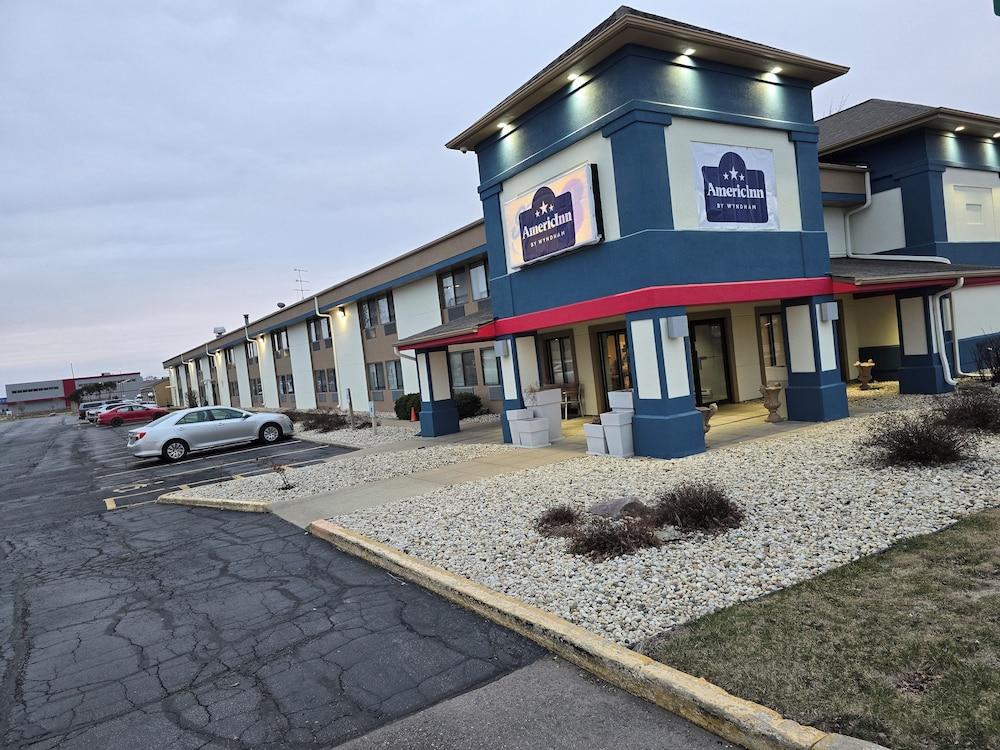 AmericInn by Wyndham Beloit photo 17
