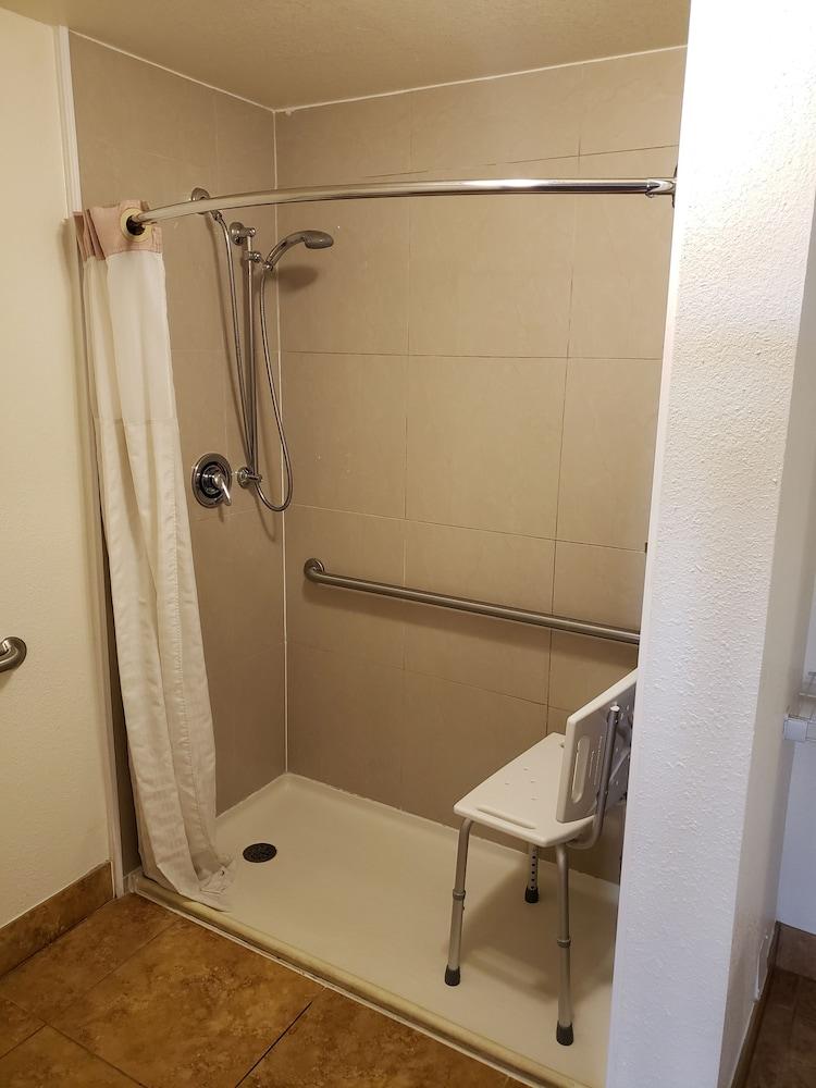 Oceanfront Inn and Suites photo 12