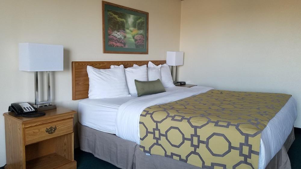 Baymont by Wyndham Limon photo 59